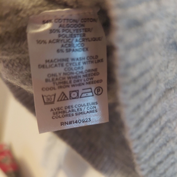 LOFT NWT Women's Light Gray Cable Knit Sweater. - Picture 4 of 6